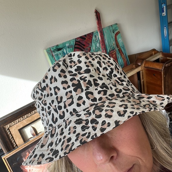 Leopard bucket hat - Picture 3 of 3